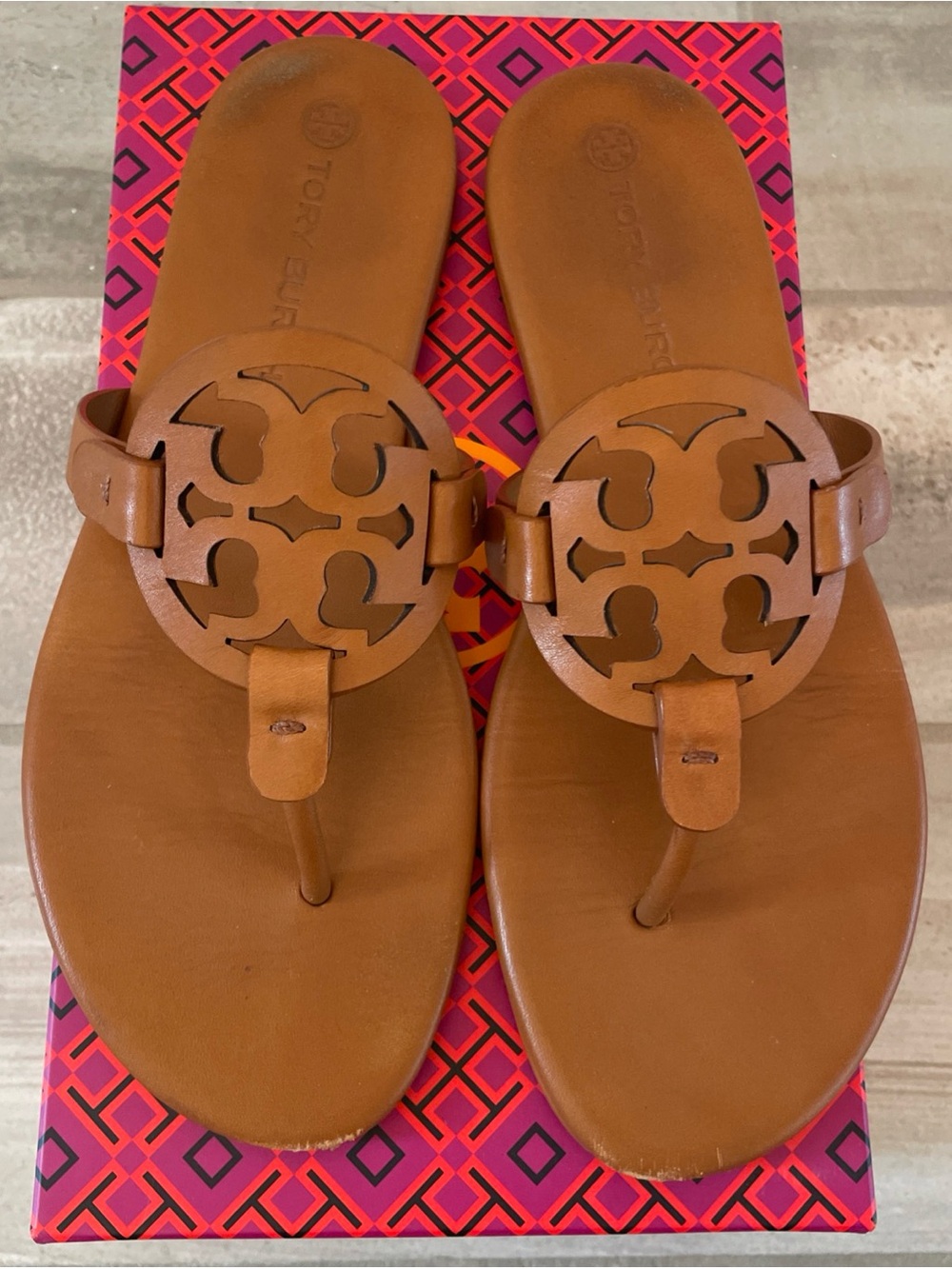 Tory Burch Miller Calf Leather Miele Style 90582 Tan Brown Size 9 - Picture 2 of 9